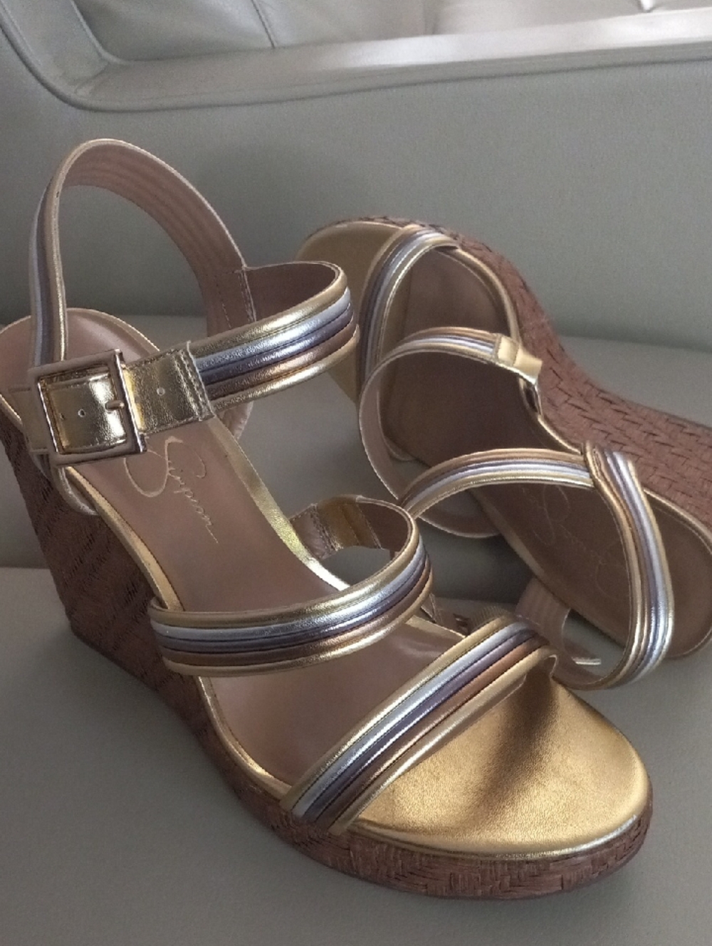 Jessica Simpson Gold Metallic Multi-Strip Wedge Sandals Sz 10M